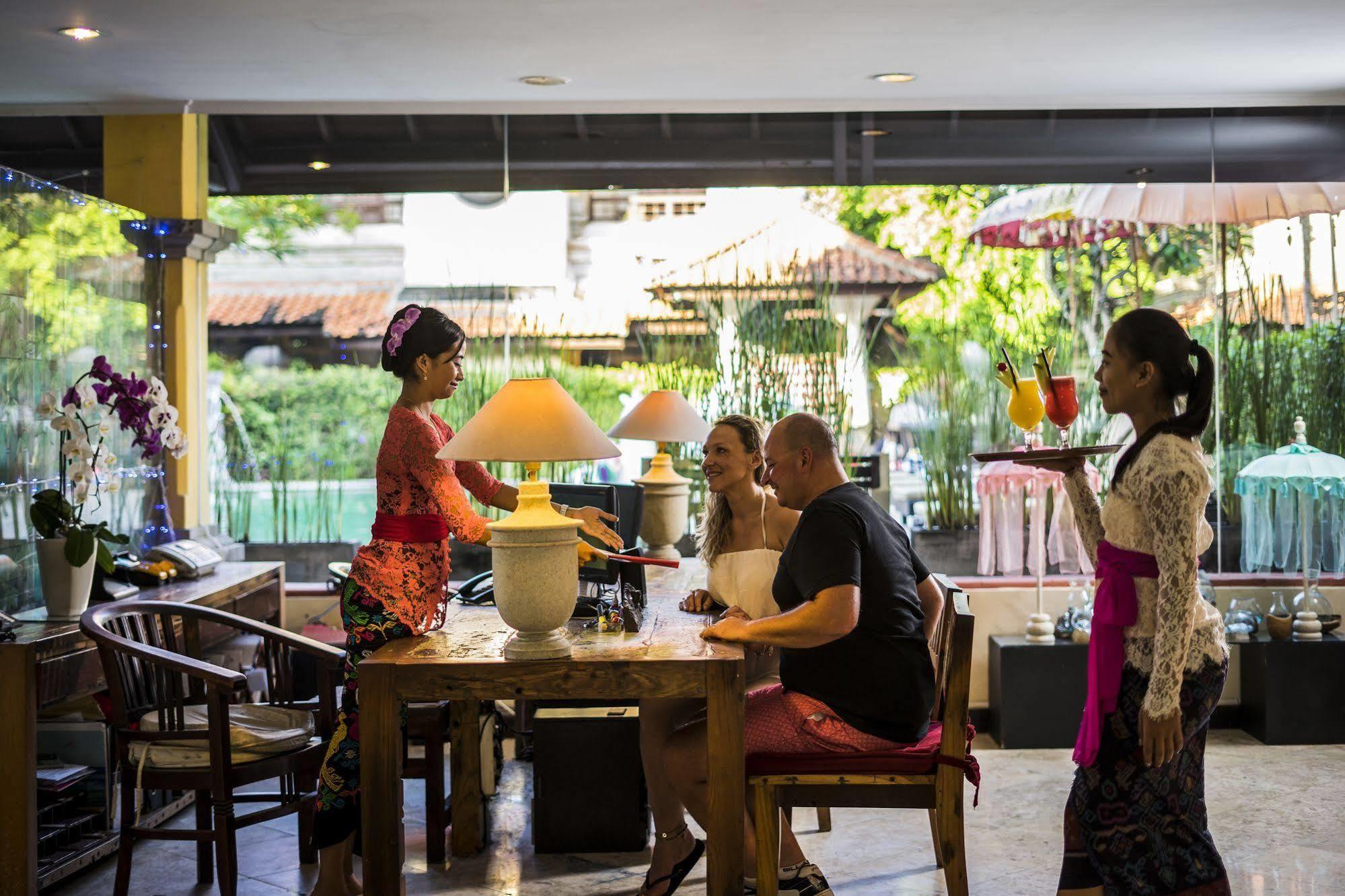 Royal Tunjung Hotel&Villa Legian - CHSE Certified Luaran gambar
